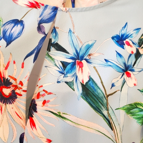 H & M long sleeve floweral blouse - Picture 7 of 11